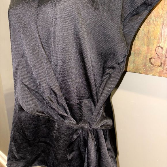 Michael Kors Womens Black Short Sleeve Wrap/Side tie Top Size M Boho Chic/classy - Picture 3 of 3
